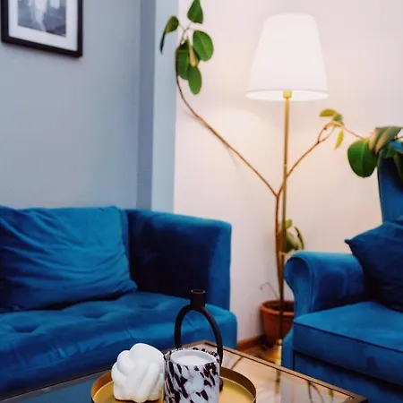 Charming In Old Town! *