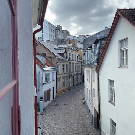 Charming In Old Town!